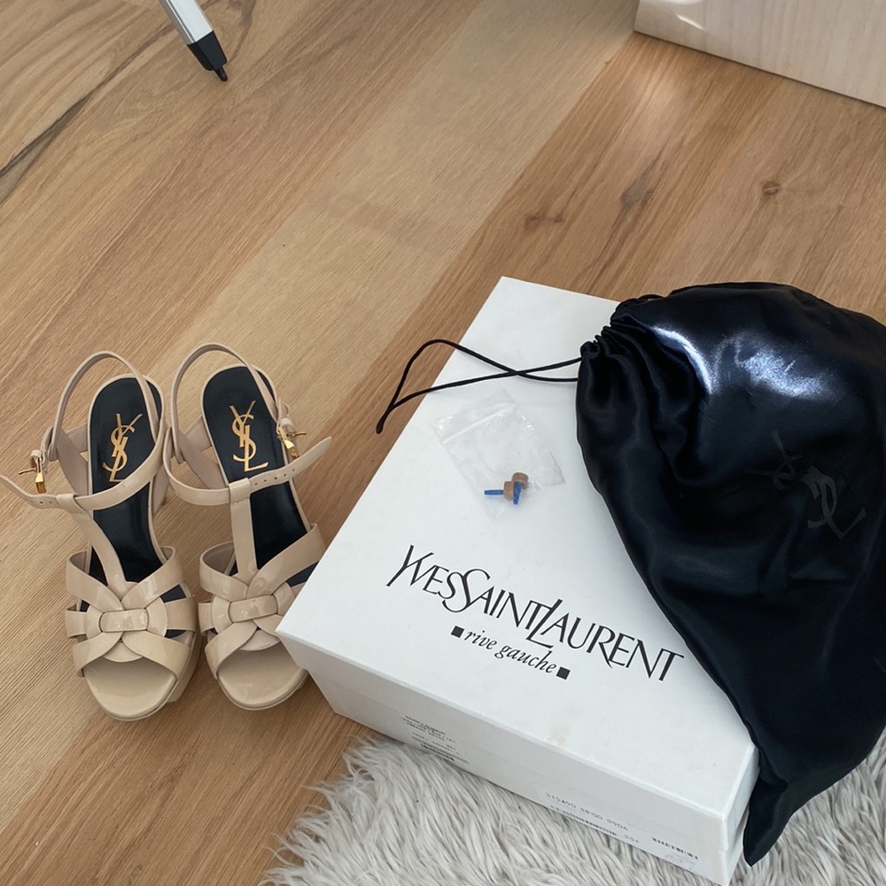 (35.5) YSL Tribute “75 Nude Powder” Sandal